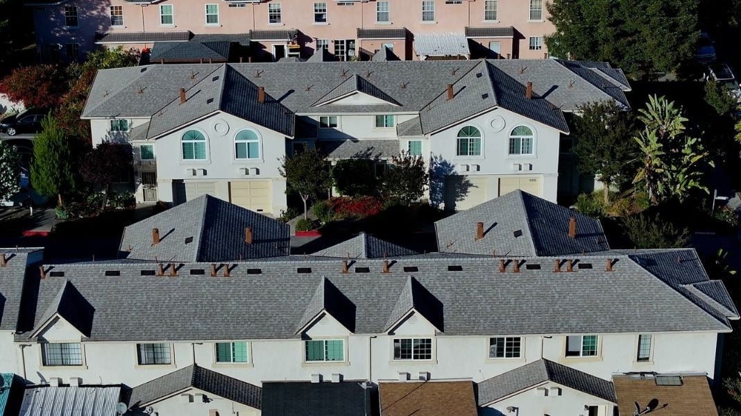 Asphalt commercial roofing installation